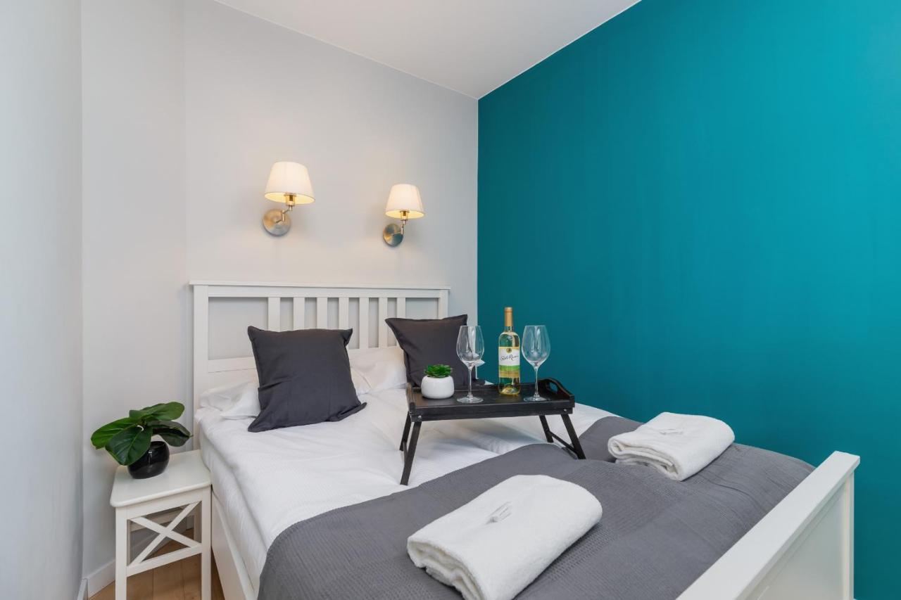 Solna Apartment With Parking Cracow By Noclegi Renters クラクフ エクステリア 写真