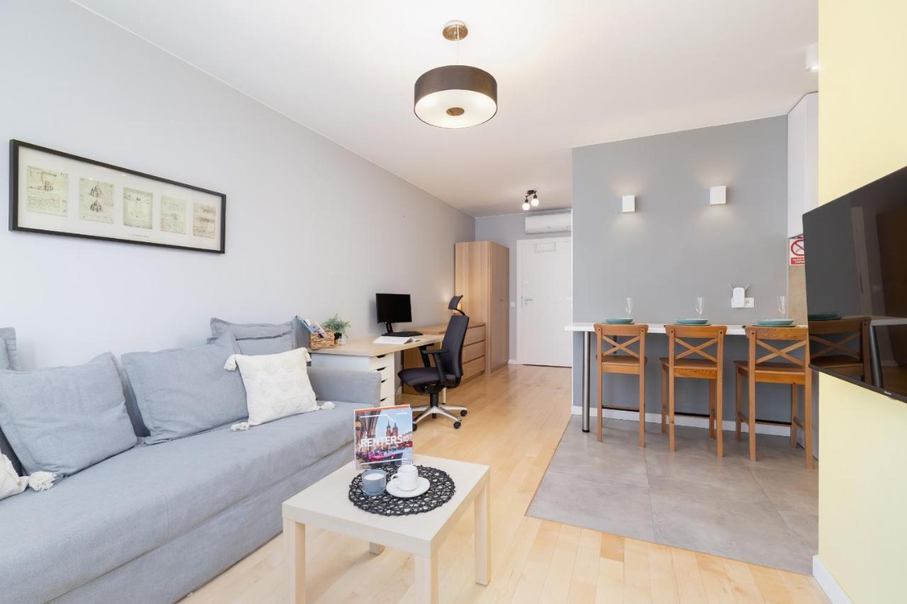 Solna Apartment With Parking Cracow By Noclegi Renters クラクフ エクステリア 写真