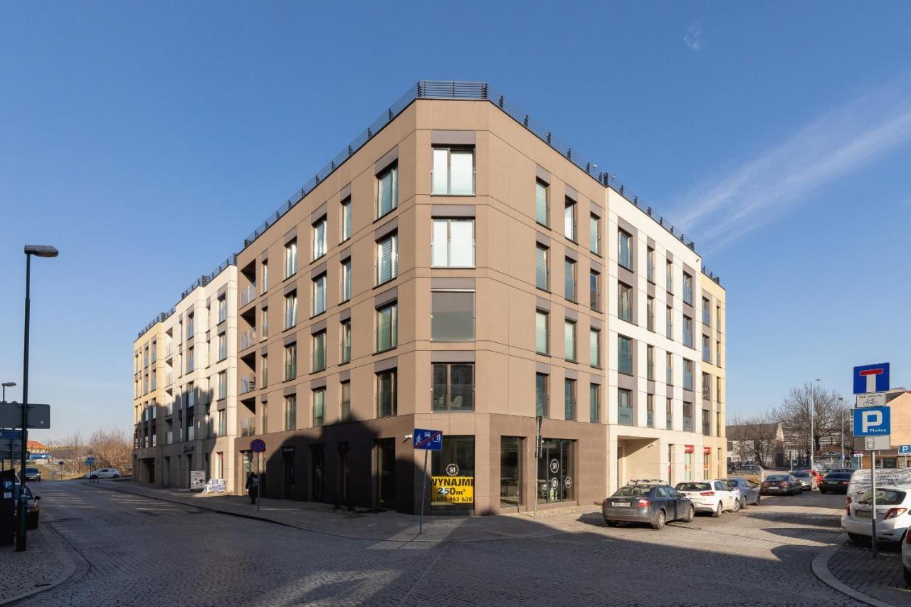 Solna Apartment With Parking Cracow By Noclegi Renters クラクフ エクステリア 写真