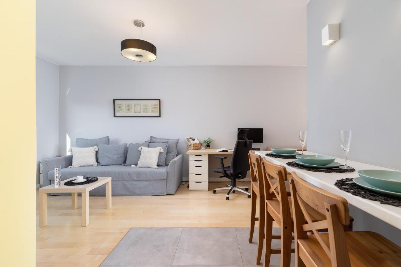 Solna Apartment With Parking Cracow By Noclegi Renters クラクフ エクステリア 写真
